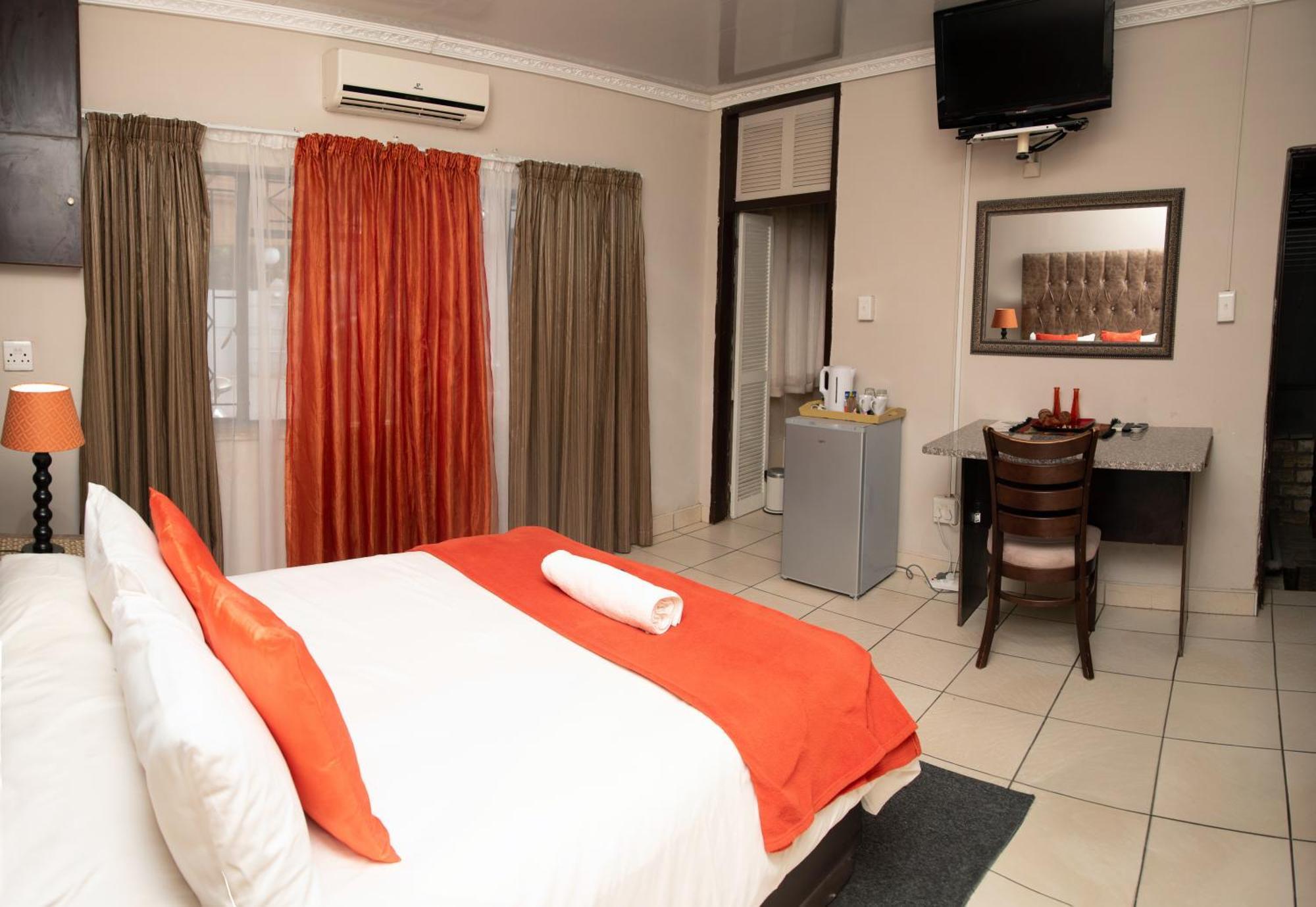 Gold Guest & Conference Bed and Breakfast Welkom Exteriör bild